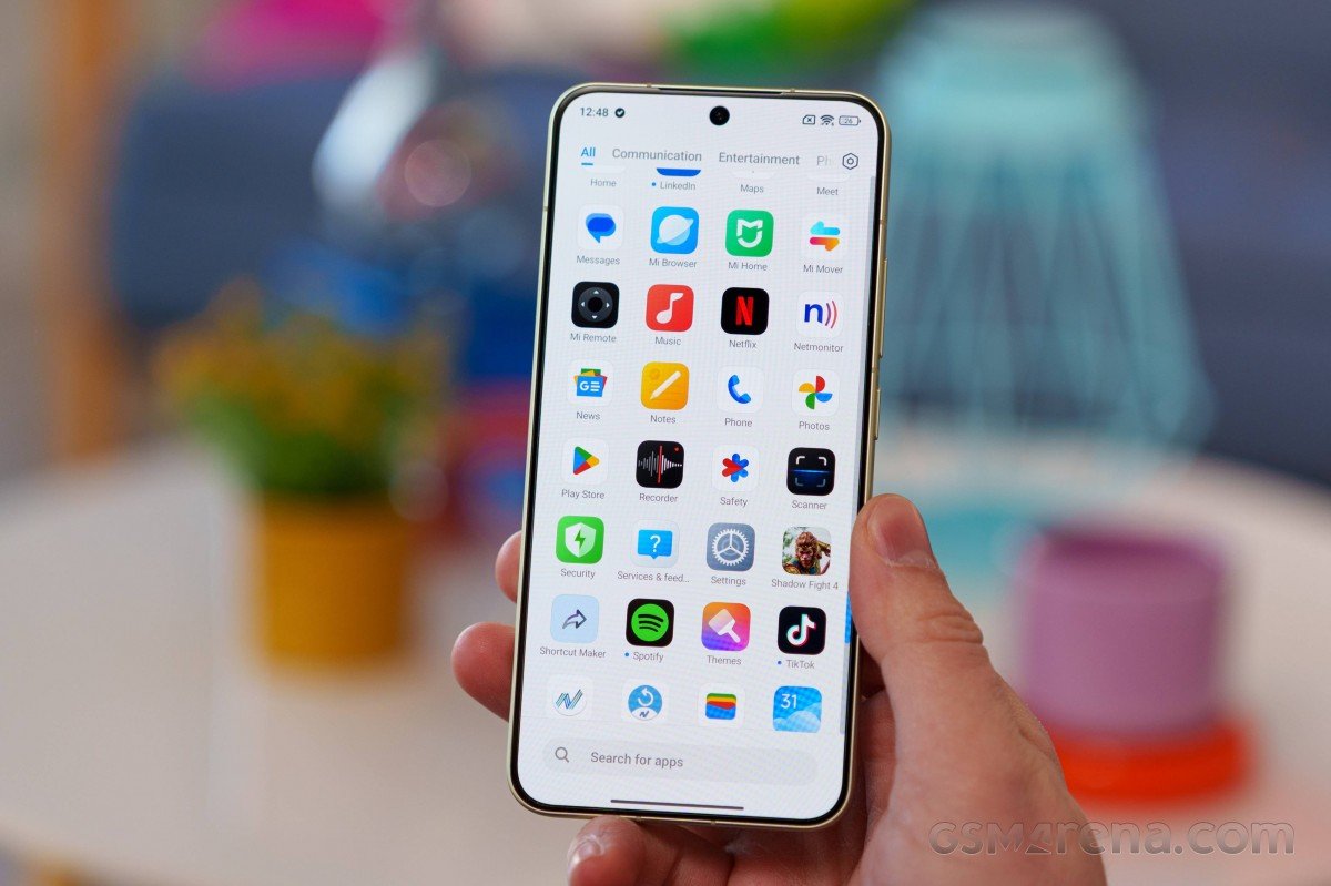 Xiaomi 16 to have the best smaller screen and biggest battery for its size